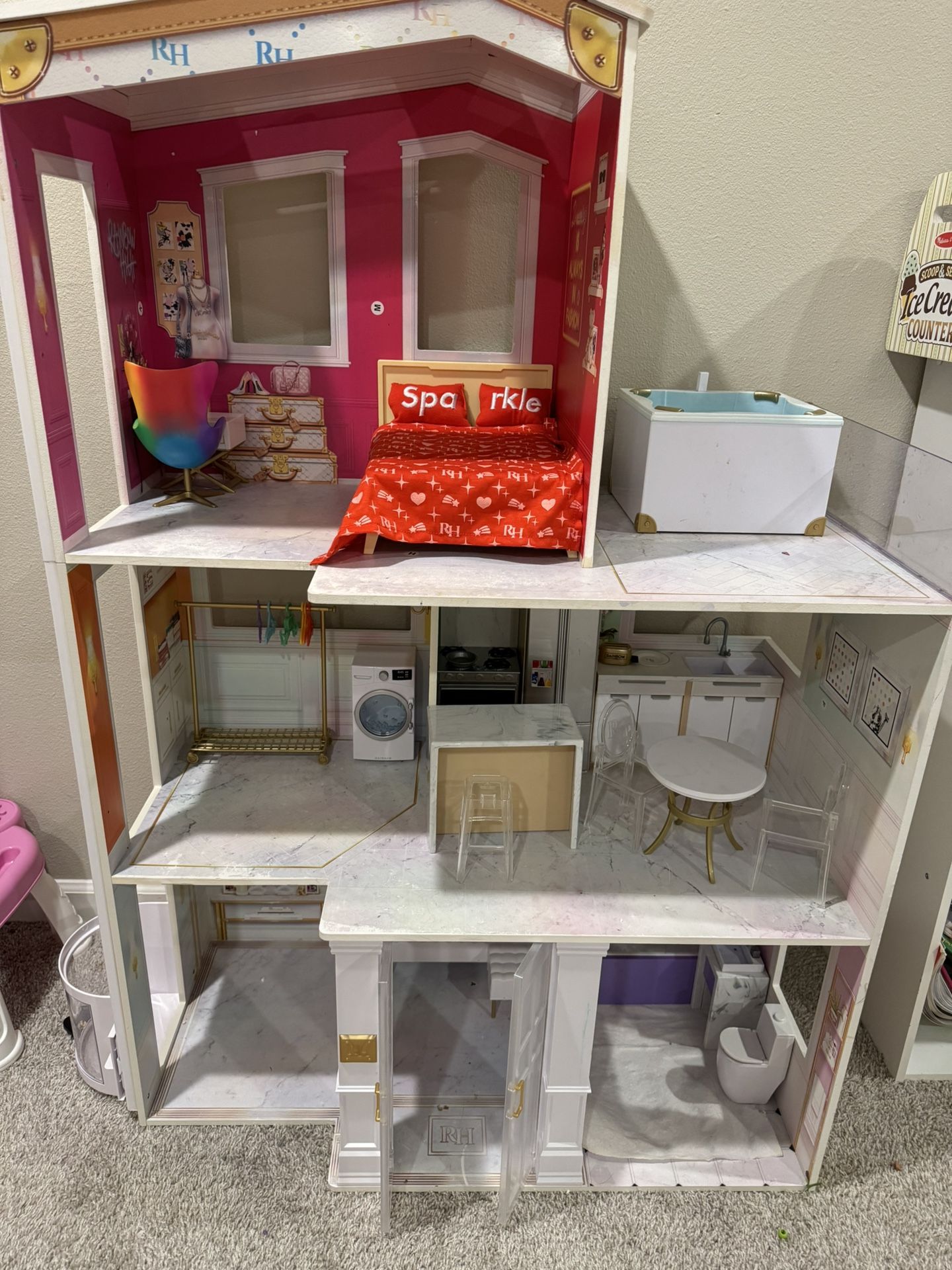 Doll House- Rainbow High