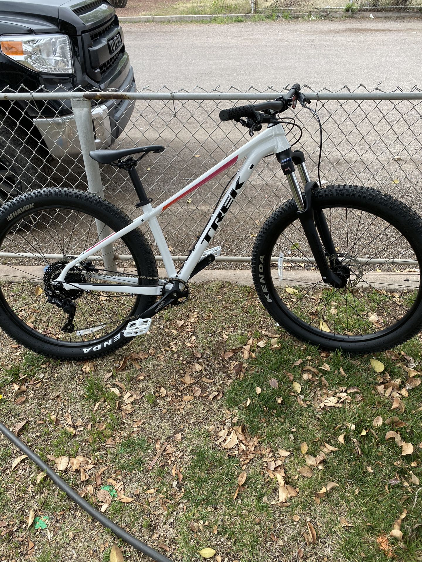 trek roscoe 6 sale
