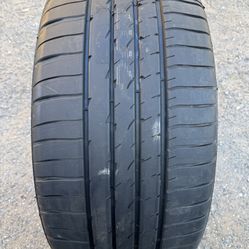 Goodyear 265/35/22  (1) Tire 