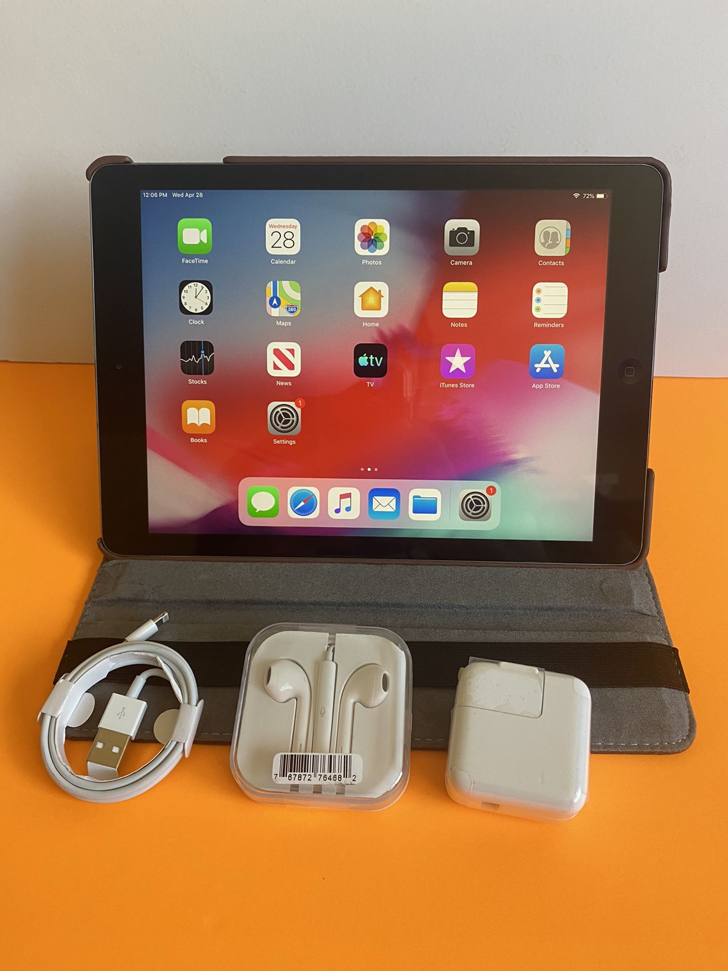 Apple IPad Air (9.7” Retina Display/ IOS 12 / Newer Than Ipad 4th Gen.) 16GB with complete Accessories (Roblox/ Disney+ supported//32GB for $169)