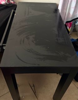 Black Desk