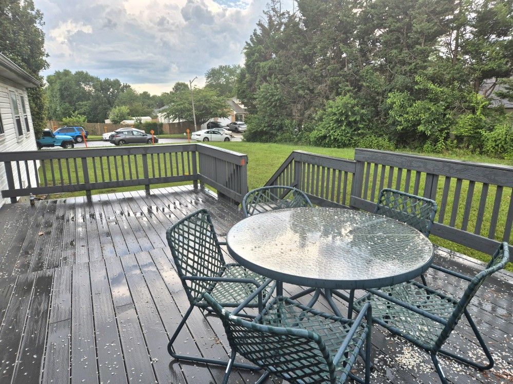 Outdoor Patio Set with 5 chairs