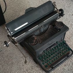 Smith and Corona Type Writer