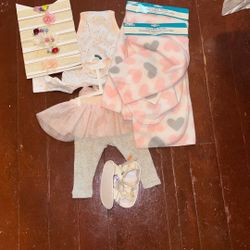 Baby Girl New Born Clothes Lot Brand New 2 Fleece Blankets A Pair Of Sandals Head Bows And 2 Pc Dress 