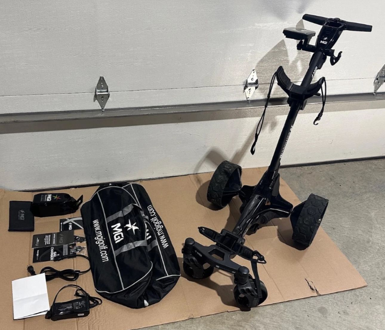 MGI-ZIP-Navigation-AT-Remote-Electric-Golf-Cart-Trolley