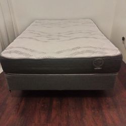 very comfortable full size bed