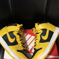 Dunk High Varsity Maize