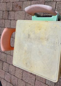 Free Kids Table / Two Chairs