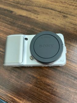 Silver Sony NEX-3 Camera