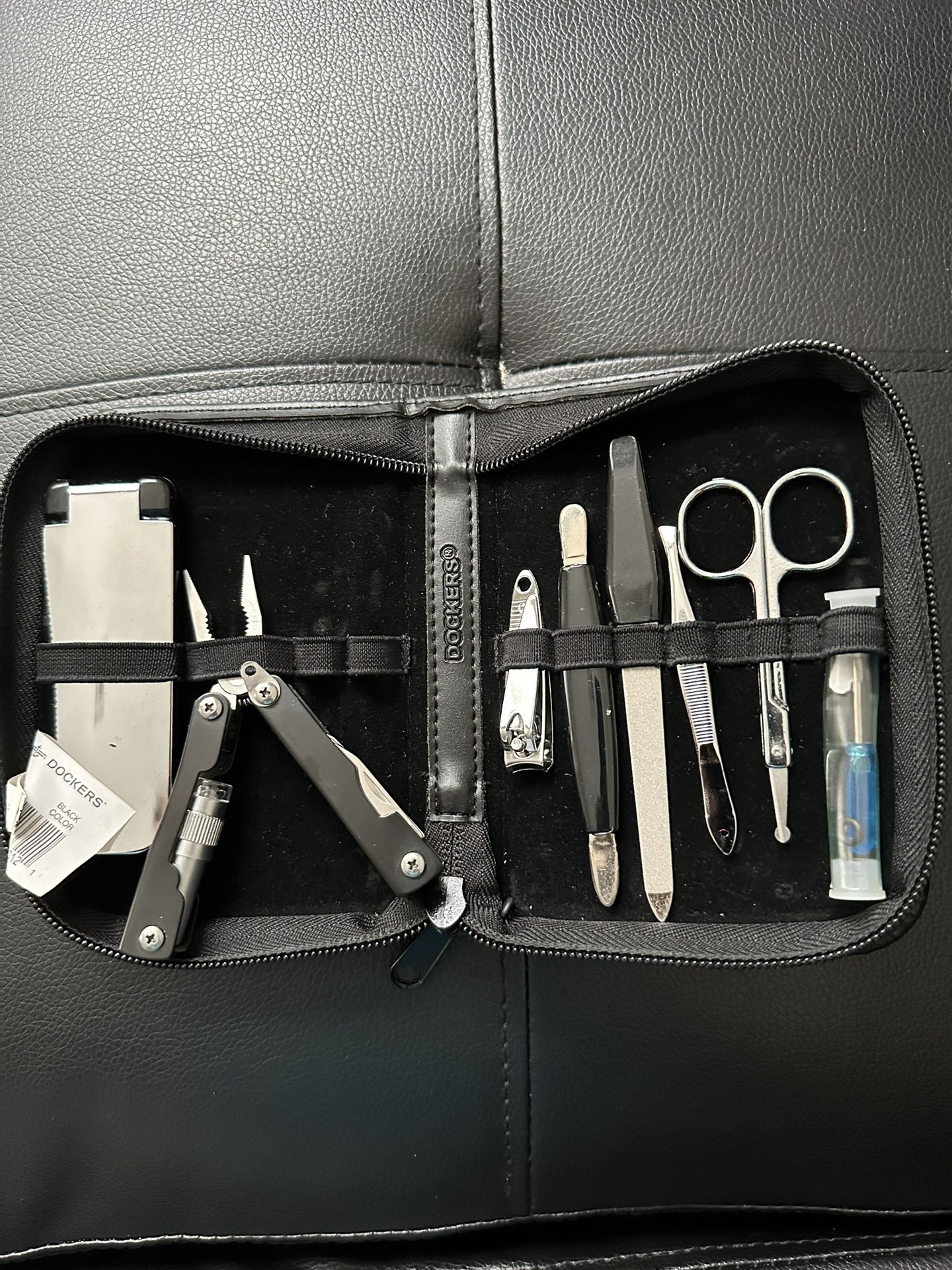 Dockers Men’s Traveling Kit