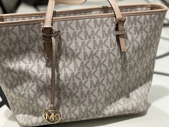 Michael Kors Jet Set Zip Tote – Vanilla Signature Logo, Blush Pink Trim