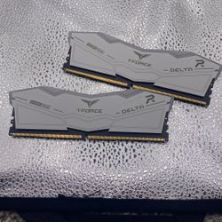 32GB DDR5 5200 MHz T-Force Delta RAM