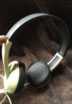 Skullcandy “Uproar” headphones