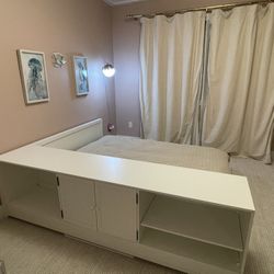 Pottery Barn Ultimate Platform Bed Full