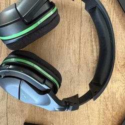 Turtle Beach Stealth WIRELESS 600 Gen 2 Noise cancelling Gaming Headphone Bluetooth with microphone - Black/Green