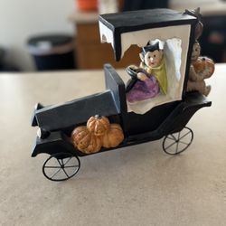 Halloween Car Statue
