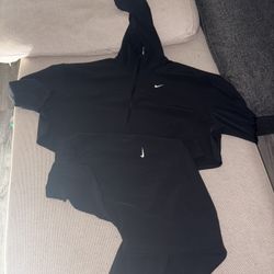 Large Nike Outfit 