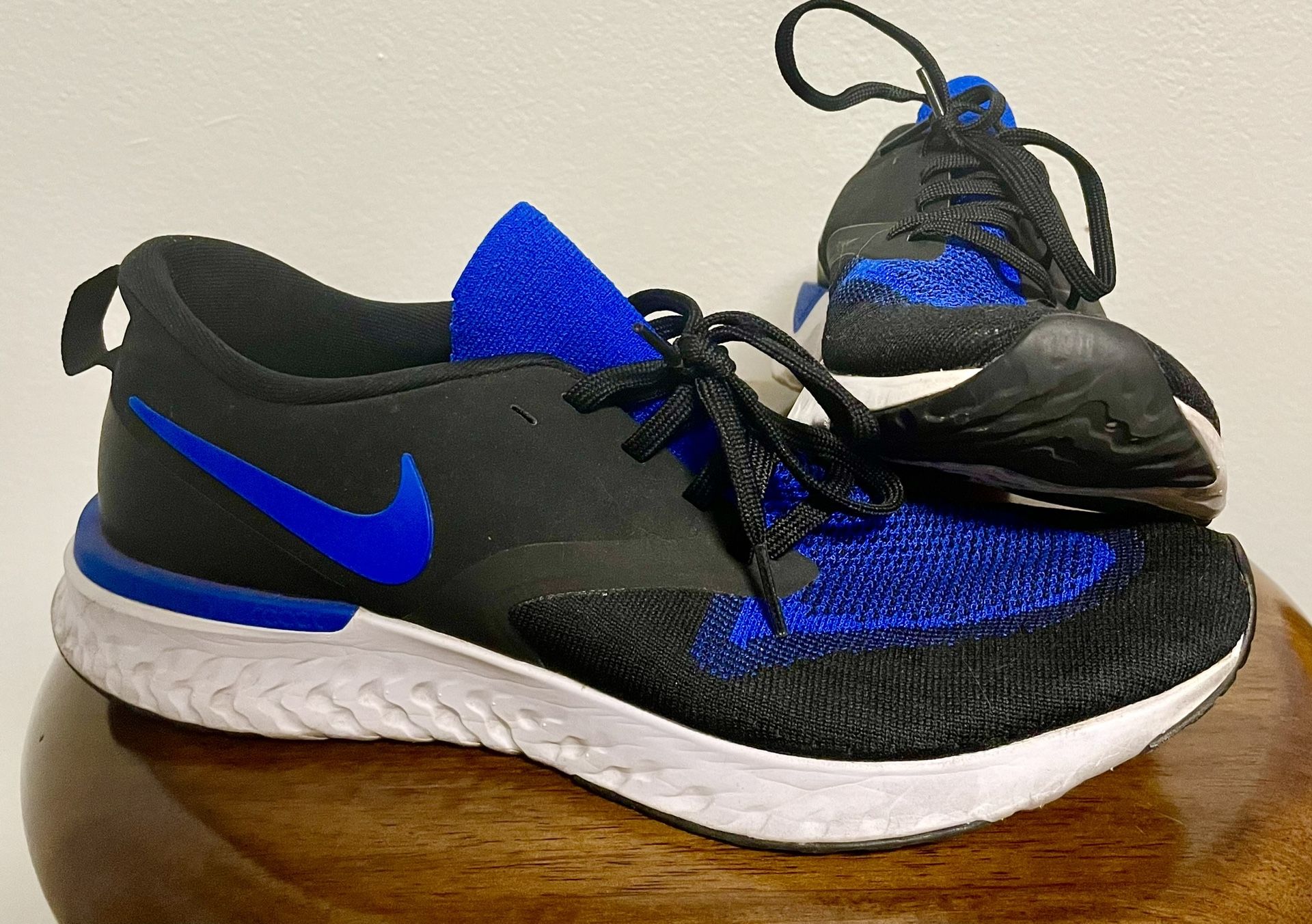 Men’s Nike Oddyssey Flyknit - Size 11
