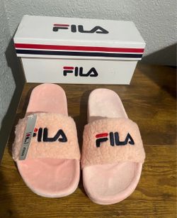 Womens Fila Fuzzy Slide Sandal Size 7