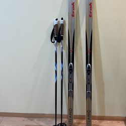 Off- track and backcountry cross country skis with NNN bindings and poles