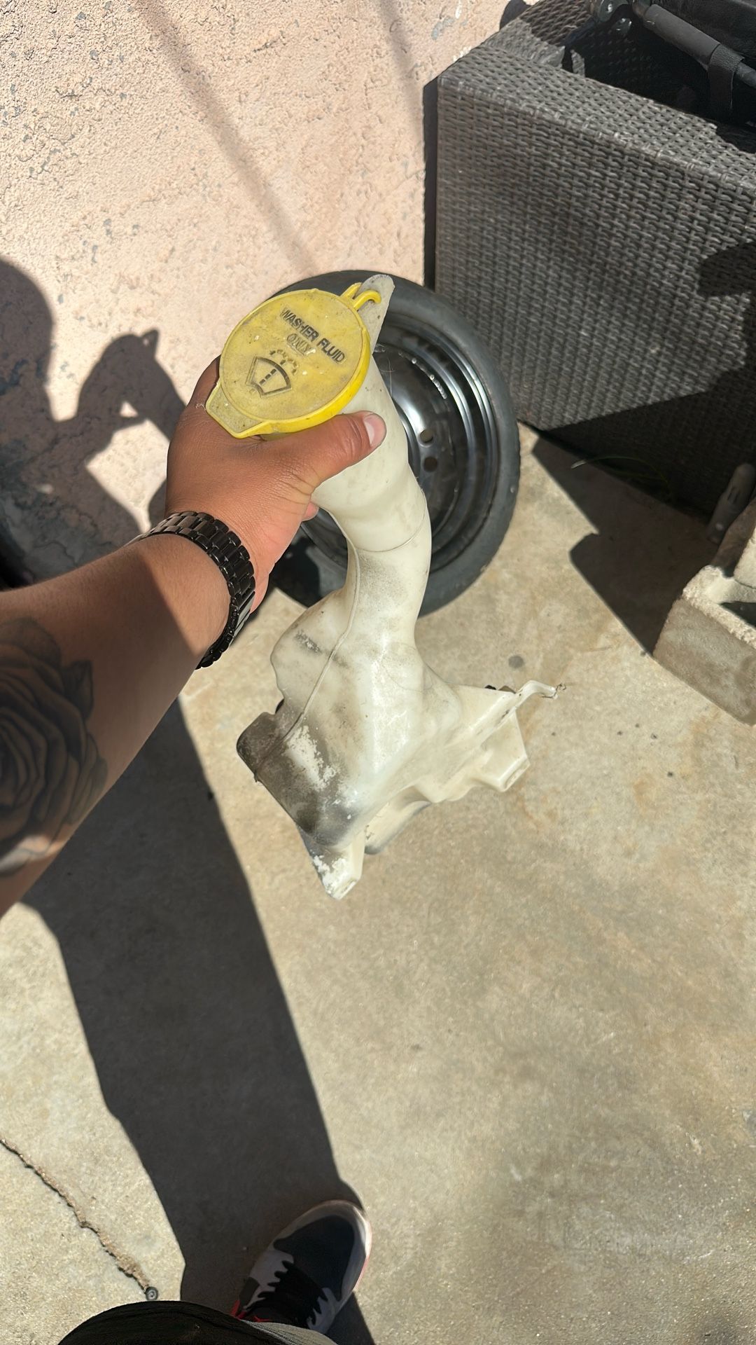 chrysler 300 srt8 washer fluid reservoir