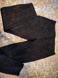 Snake skin black