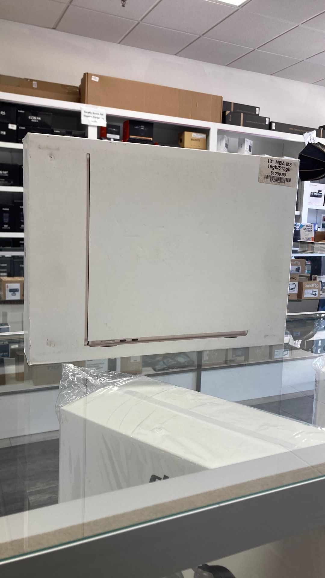 13” MacBook Air M3 Chip 16gb/512gb SSD