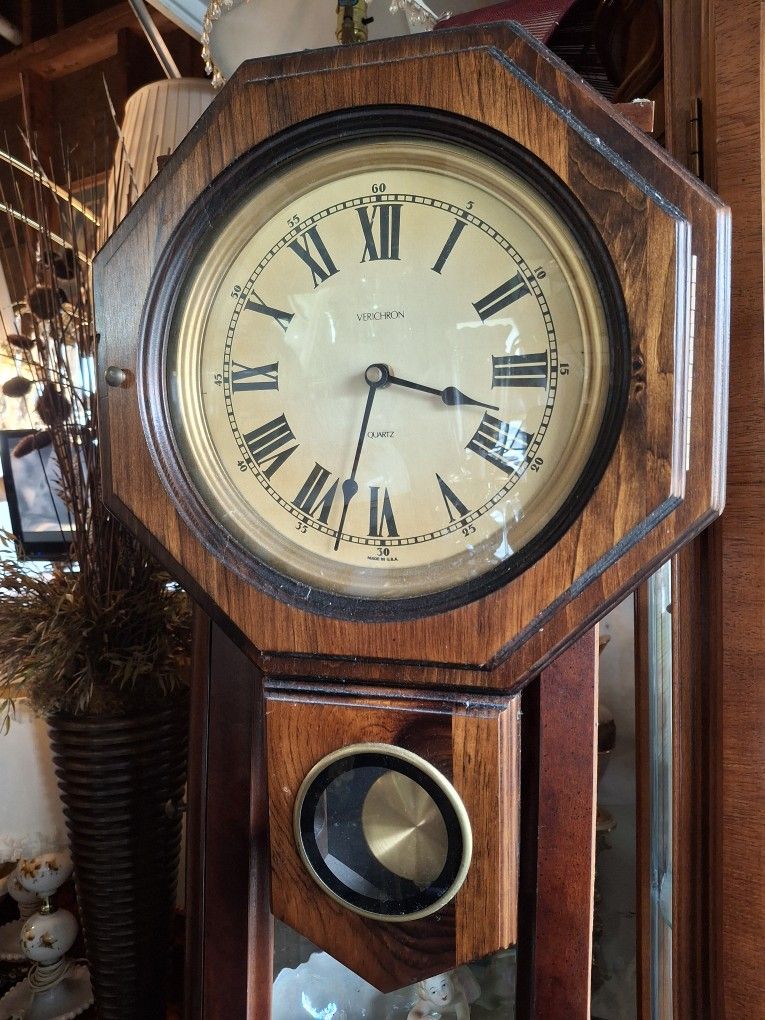 REALLY Nice LOOKING Vintage VERICHRON BROWN WOOD WALL CLOCK EVERYTHING WORKS GREAT CONDITION