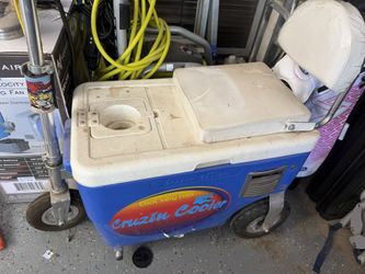 Cruz in Cooler 500 Watt Motorized Cooler