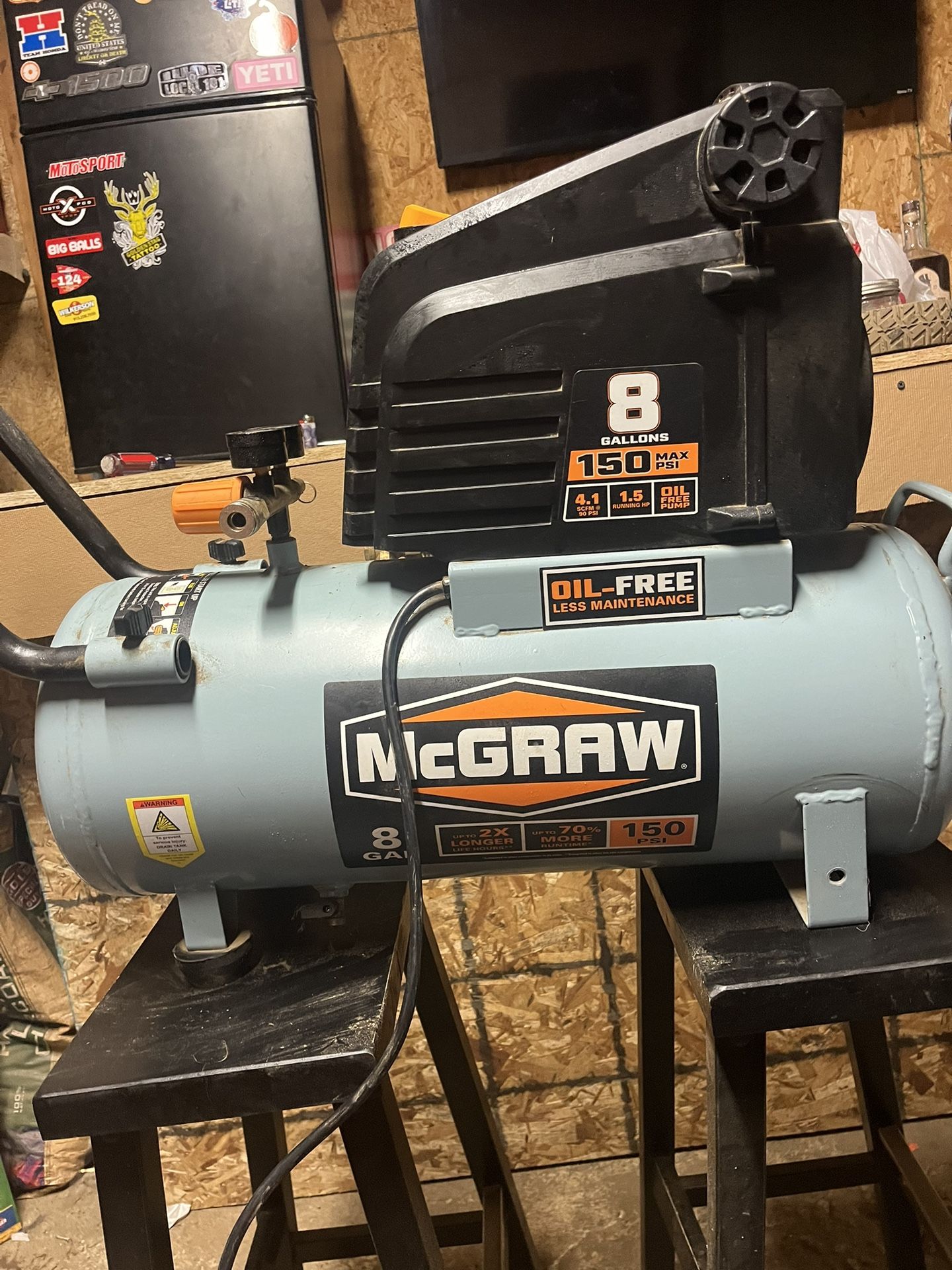 8 Gallon Air Compressor