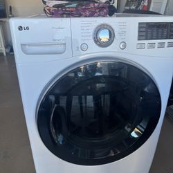LG Electric Washer And Dryer Set