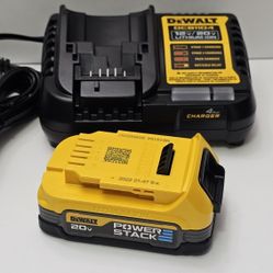 Dewalt 20V MAX XR POWERSTACK Lithium-Ion Battery Starter Kit with 1.7Ah Battery and Charger Brand New 