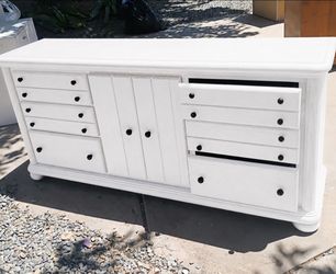 Dresser with mirror