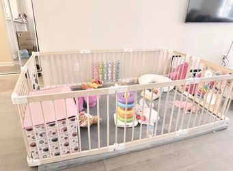 Baby playpen with activities