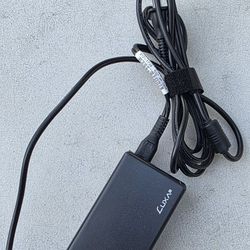 EnerG Bar 90W Universal Laptop AC Adapter
