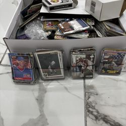 3000 sports cards (NBA, NFL, SOCCER, BASEBALL, ETC)