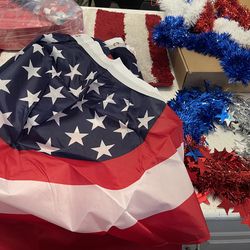 Patriotic American lot wreaths rug banners piñata