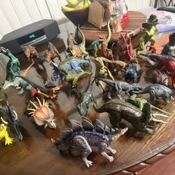 Lot Of 33 Dinosaurs 