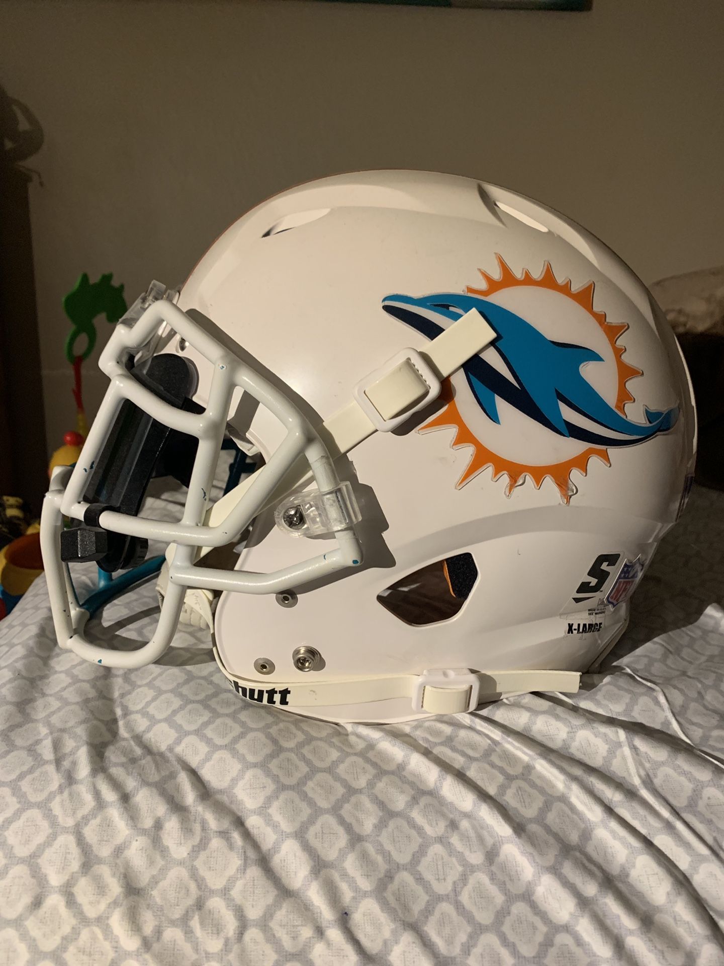 Miami Dolphins Helmet for Sale in Amarillo, TX - OfferUp