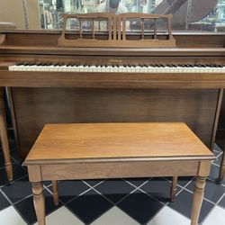 Poole Spinet Piano