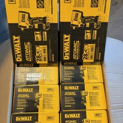 10 DeWalt 20v 3/8 Compact Impact Wrench 