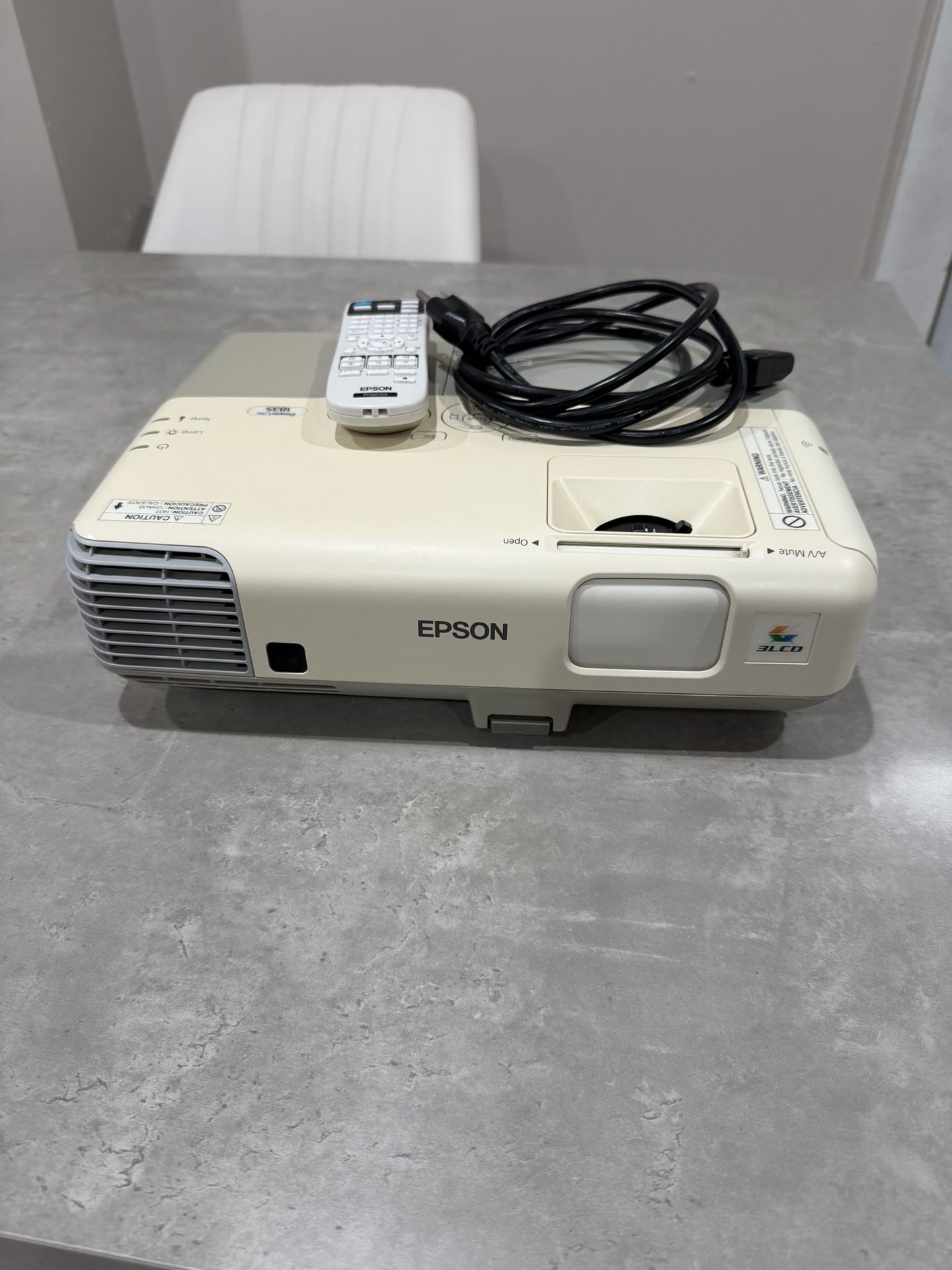 Epson PowerLite 1835 Multimedia Projector