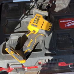 Dewault 20v Saw