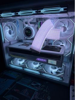 Lian li white gaming pc 5090