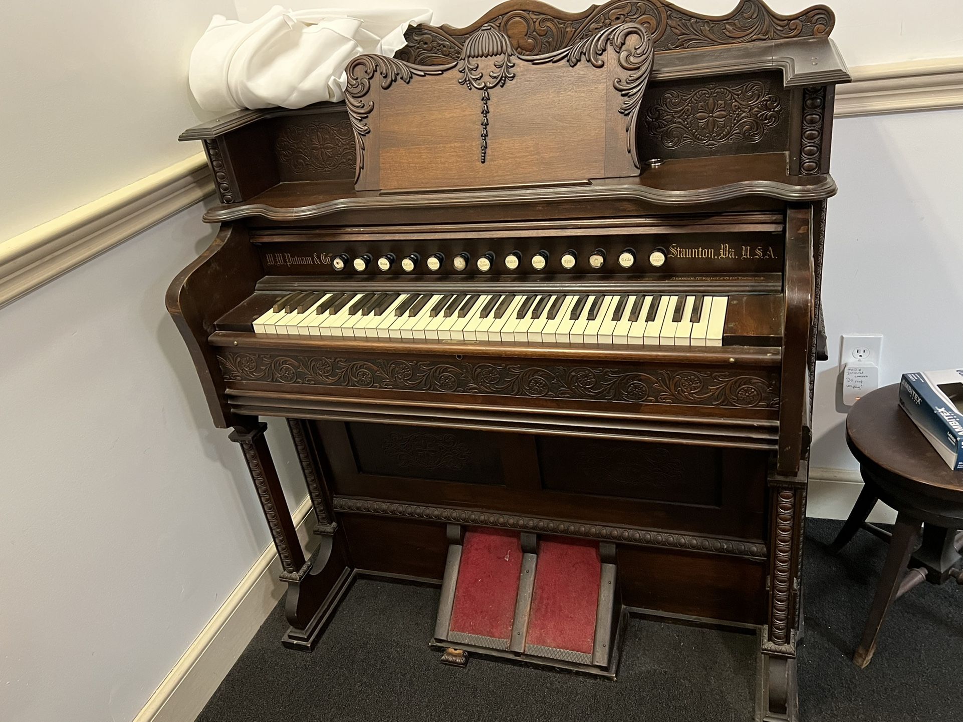 W.W Putnam Antique pump organ