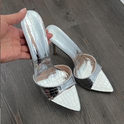 Silver Heels With Crocodile Imprint 