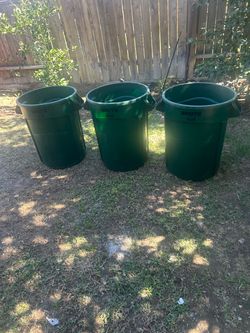 Rubbermaid Brute Green Trash Cans – Set of 3