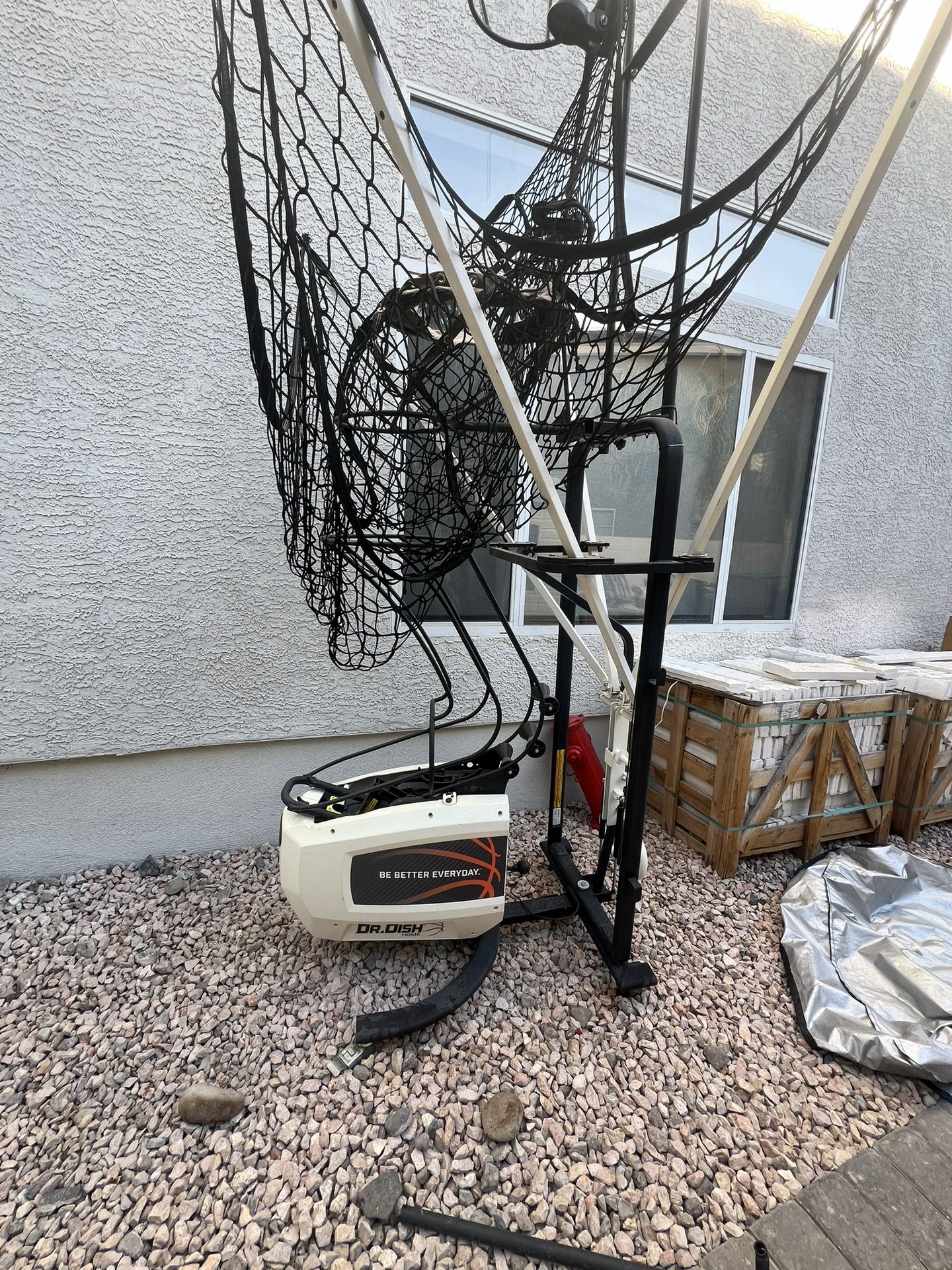 Dr Dish Basketball Shooting Machine
