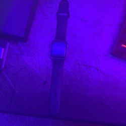 Apple Watch Series 3 Cellular W/ Cracked Screen 