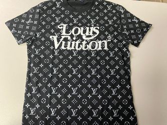 Louis Vuitton Black Monogrom T-shirt for Sale in Grants Pass, OR